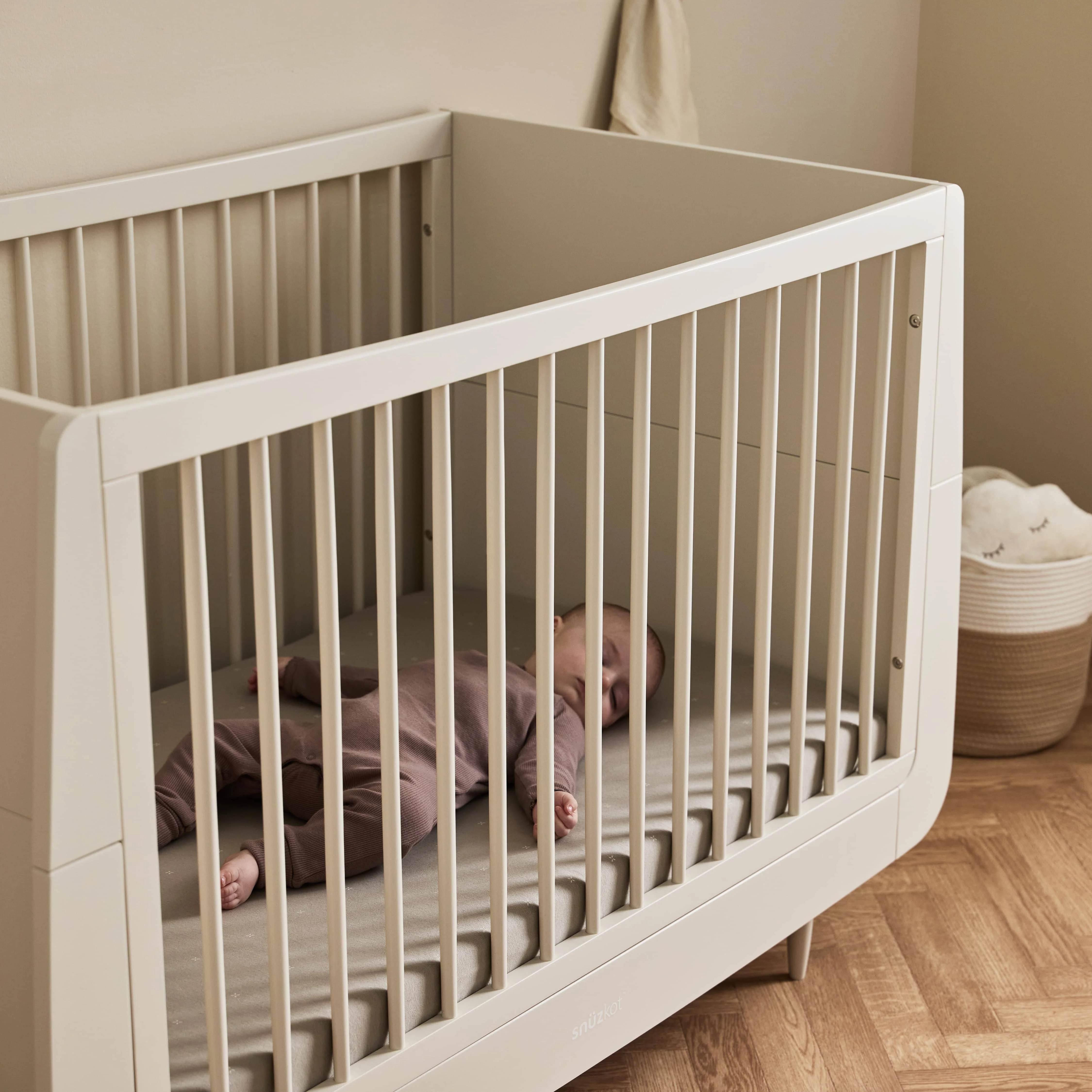 SnuzKot Skandi Cot Bed Cashmere - Image 4