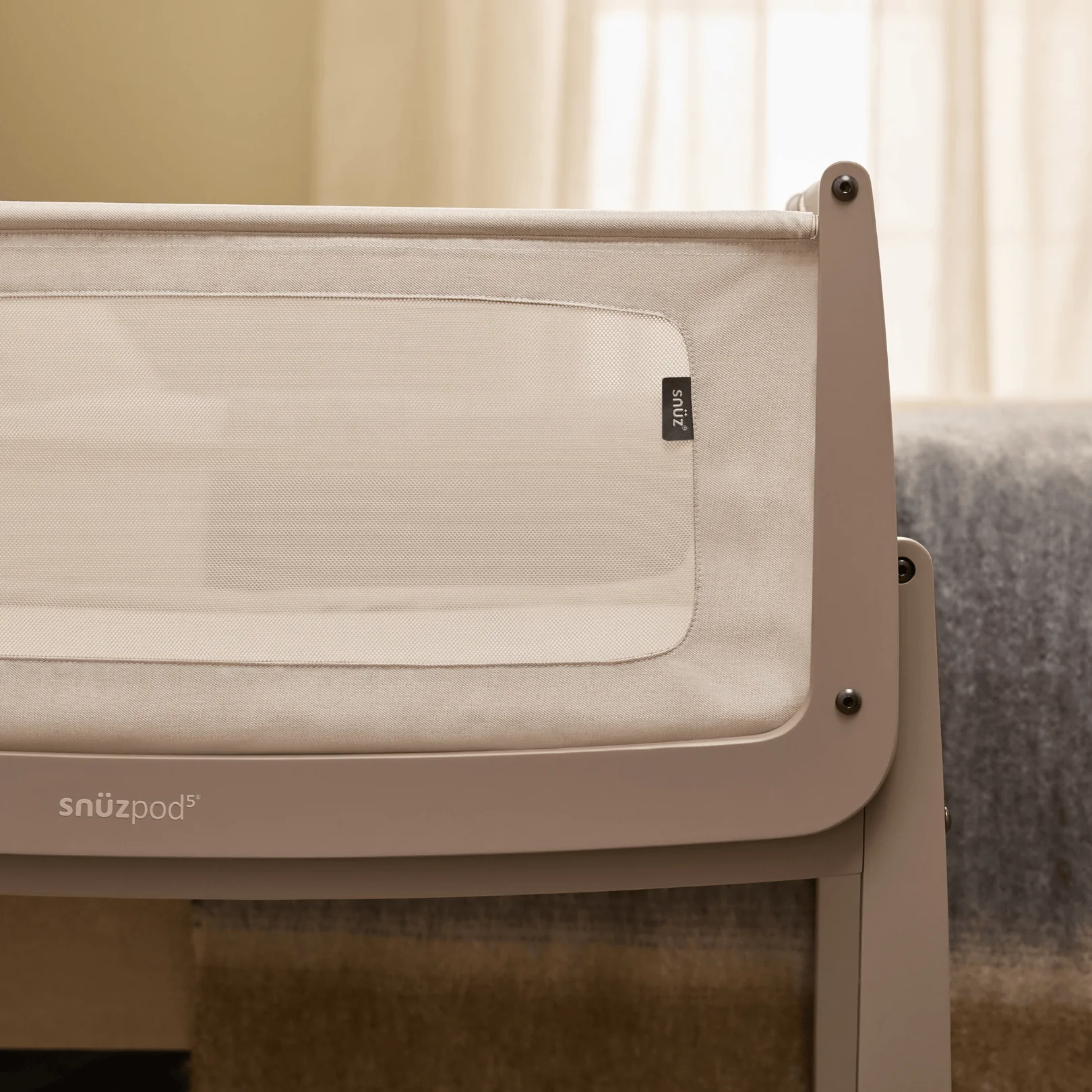 SnuzPod5 Bedside Crib Mocha - Image 4