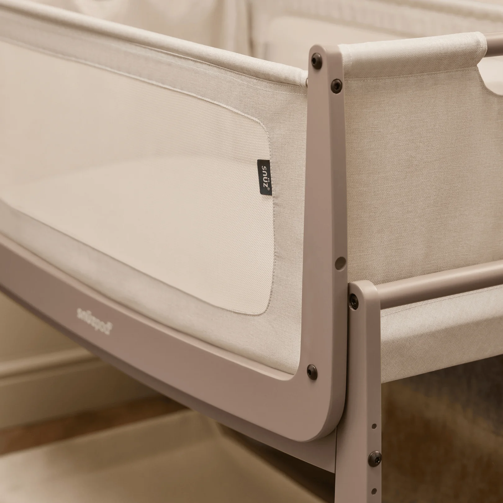 SnuzPod5 Bedside Crib Mocha - Image 7