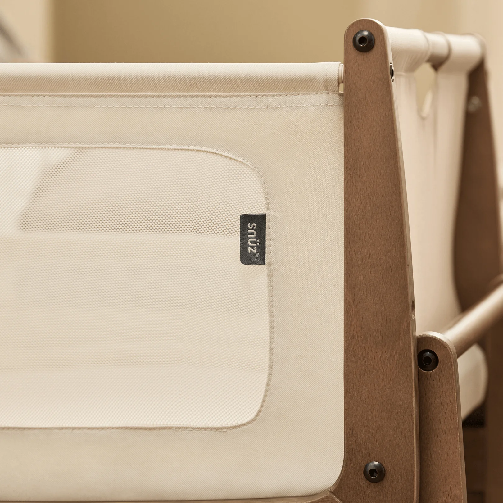 SnuzPod5 Bedside Crib Walnut - Image 4