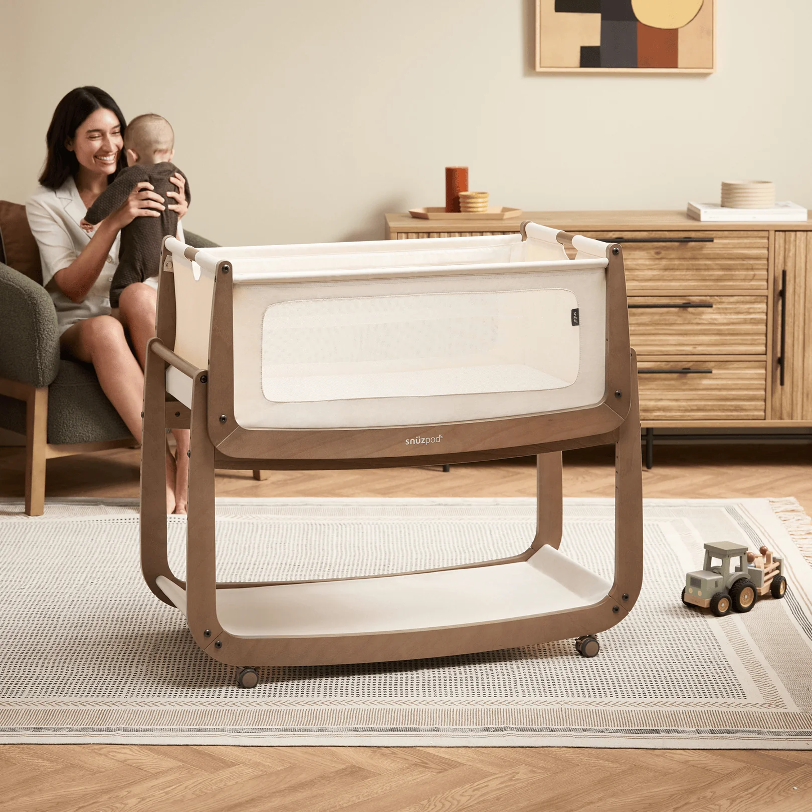 SnuzPod5 Bedside Crib Walnut - Image 6