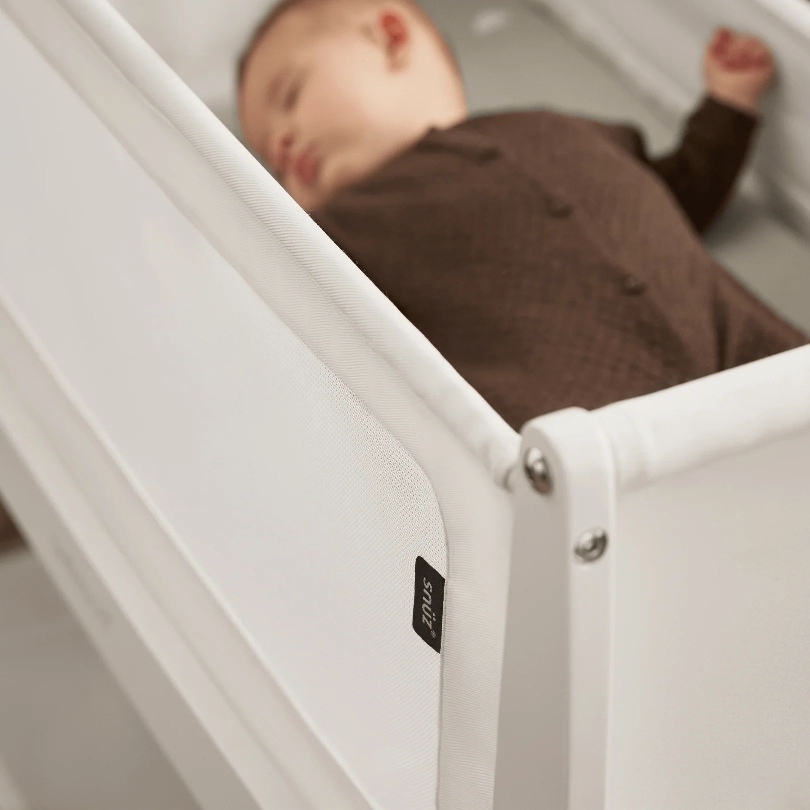 SnuzPod5 Bedside Crib White - Image 4