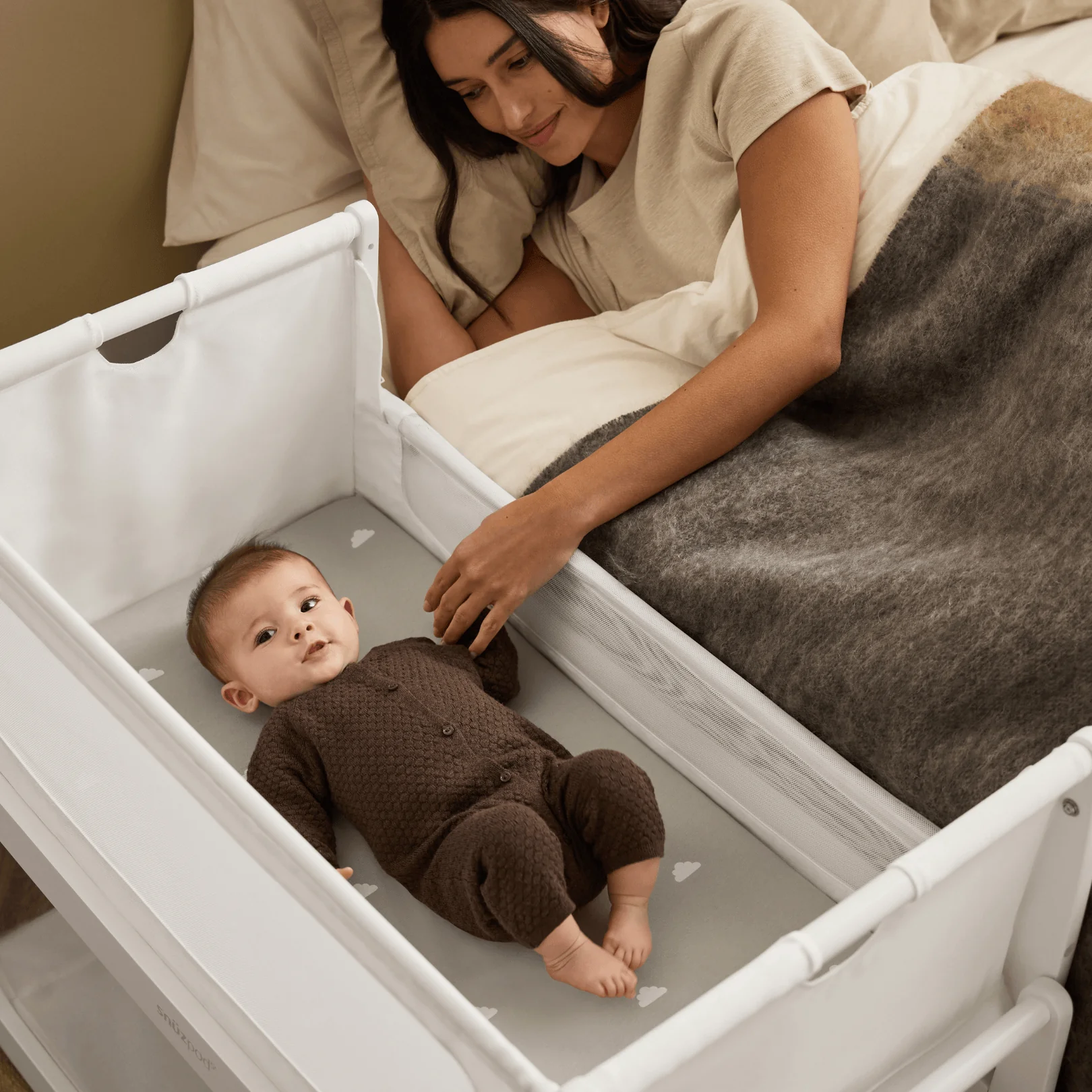 SnuzPod5 Bedside Crib White - Image 5